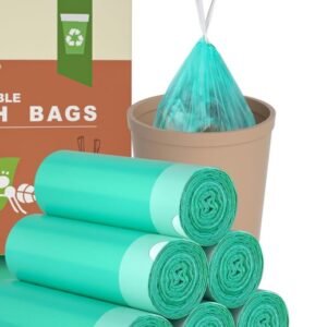 A green biodegradable bag roll and orange packaging are combined with a trash can and a blue checkmark in the background, highlighting the product color, packaging form and environmental certification.